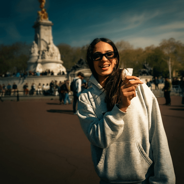 Cinematic Portrait - AI prompt preview