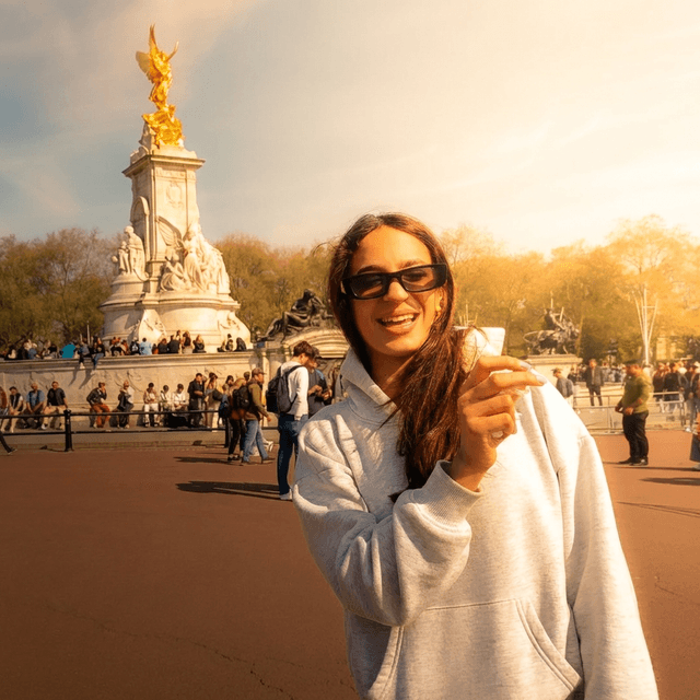 Golden Hour Cinematic - AI prompt preview