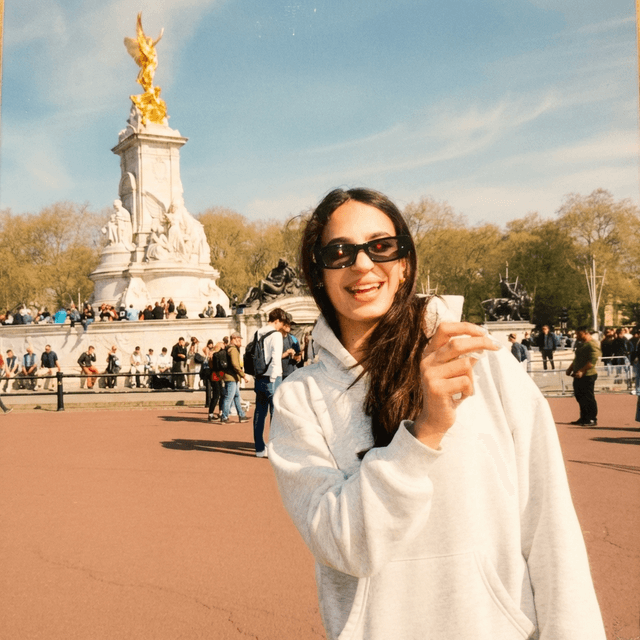 1990s Film Portrait - AI prompt preview