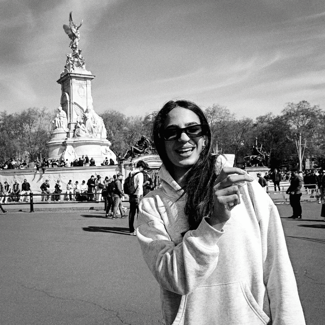 Black & white film - AI prompt preview