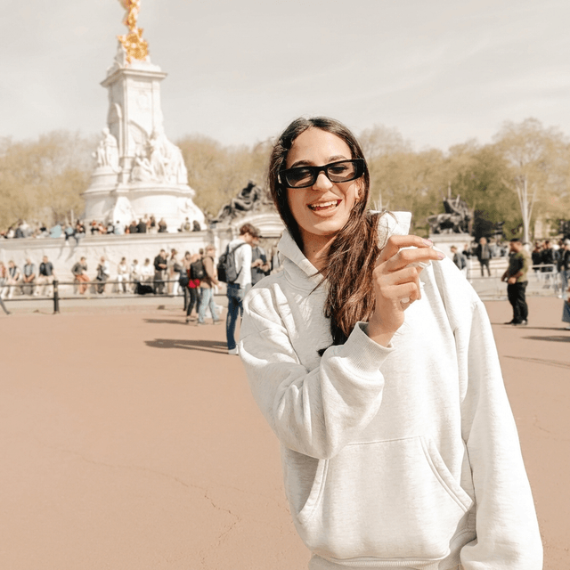 Social Media Lifestyle - AI prompt preview